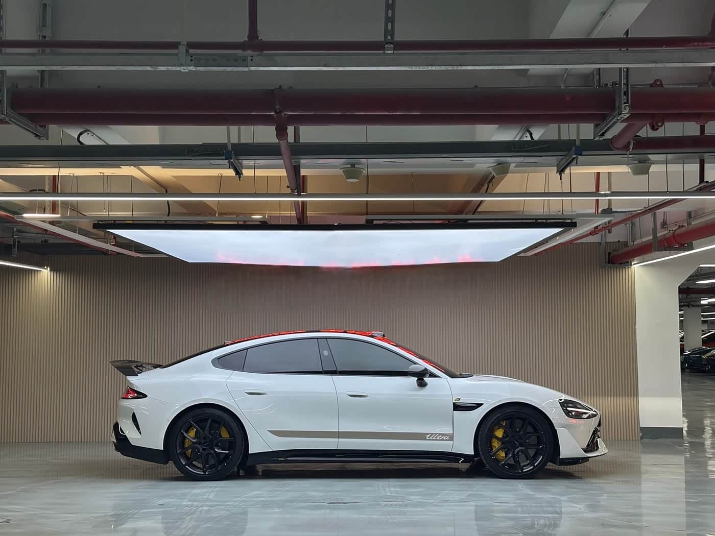 2025 Xiaomi Auto Xiaomi SU7 Ultra White, 2,000 km, China export – photo 4