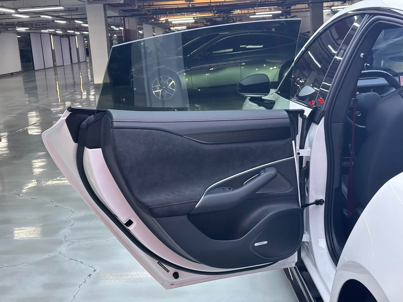 2025 Xiaomi Auto Xiaomi SU7 Ultra White, 2,000 km, China export – photo 8