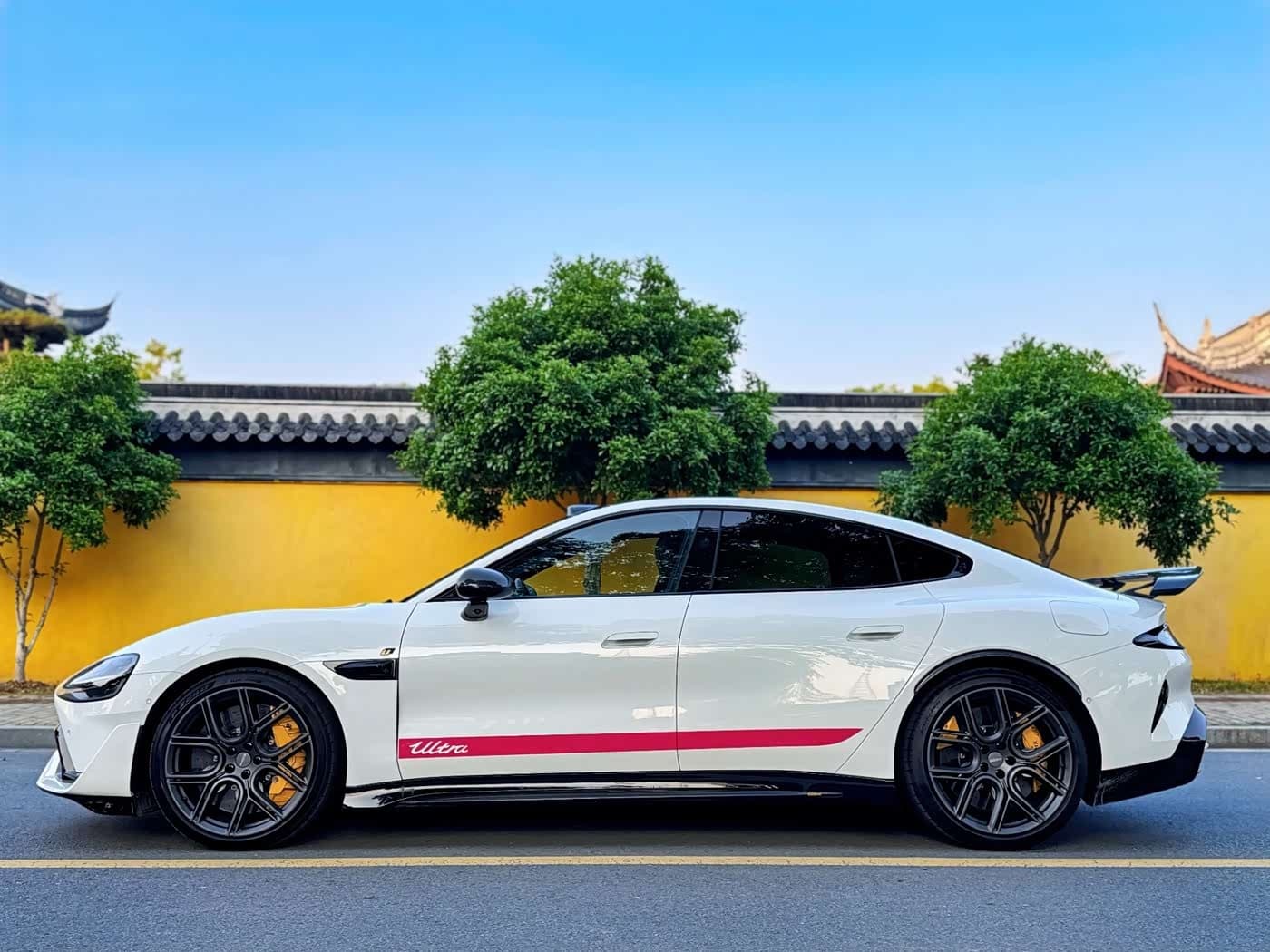 2025 Xiaomi Auto Xiaomi SU7 Ultra White, 5,000 km, China export – photo 4