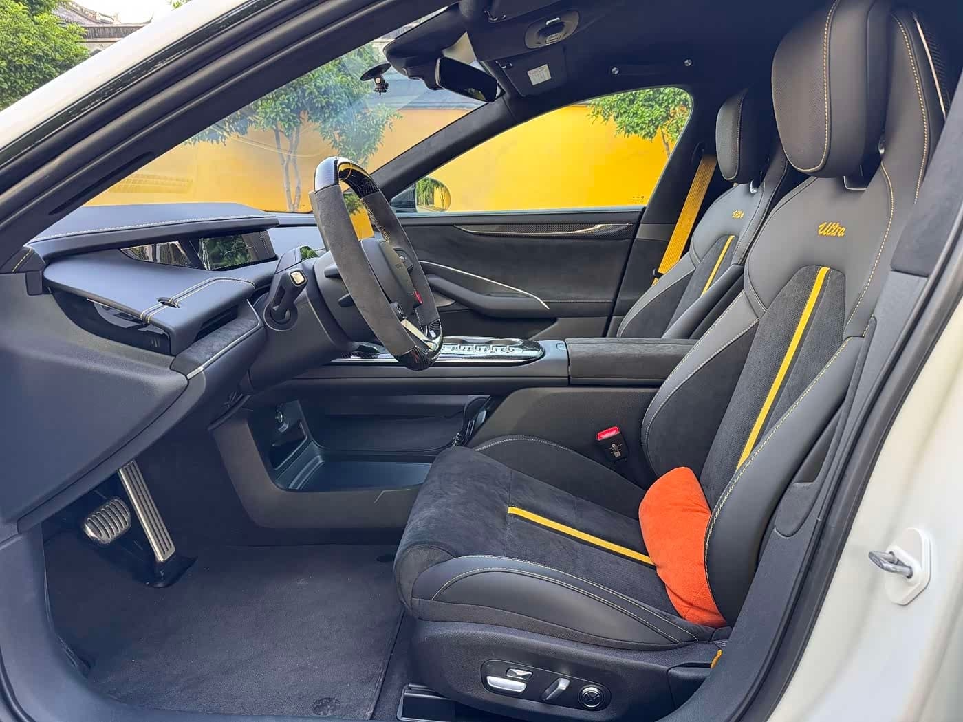2025 Xiaomi Auto Xiaomi SU7 Ultra White, 5,000 km, China export – photo 5