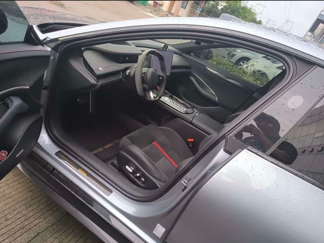 2025 Xiaomi Auto Xiaomi SU7 Ultra 银灰色, 21,000 km, China export – photo 4