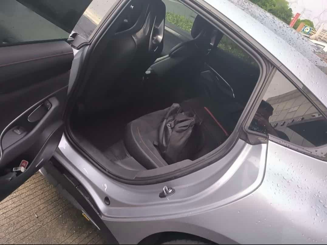 2025 Xiaomi Auto Xiaomi SU7 Ultra 银灰色, 21,000 km, China export – photo 5