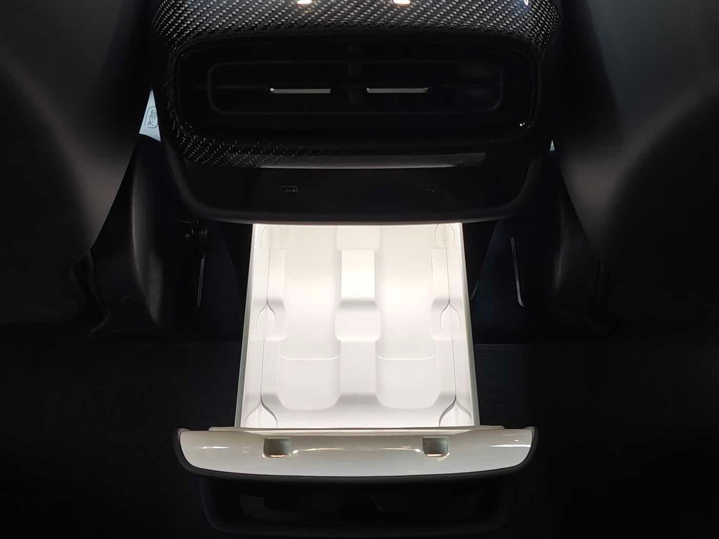 2025 Xiaomi Auto Xiaomi SU7 Ultra Yellow, 12,000 km, China export – photo 9