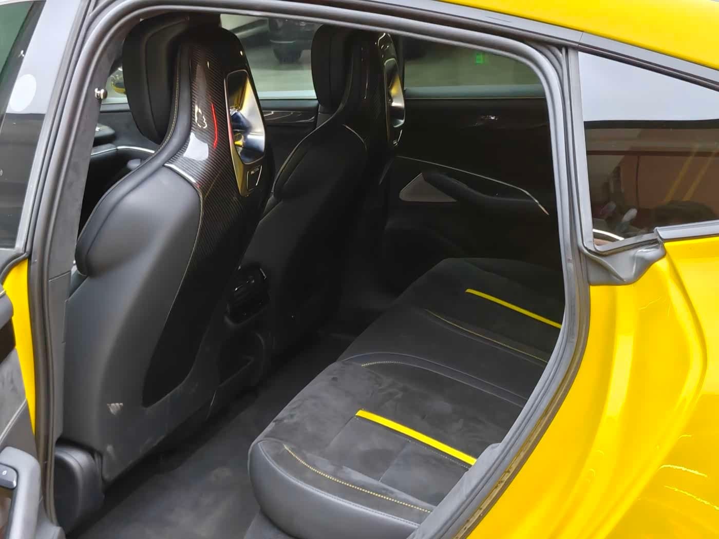2025 Xiaomi Auto Xiaomi SU7 Ultra Yellow, 12,000 km, China export – photo 8