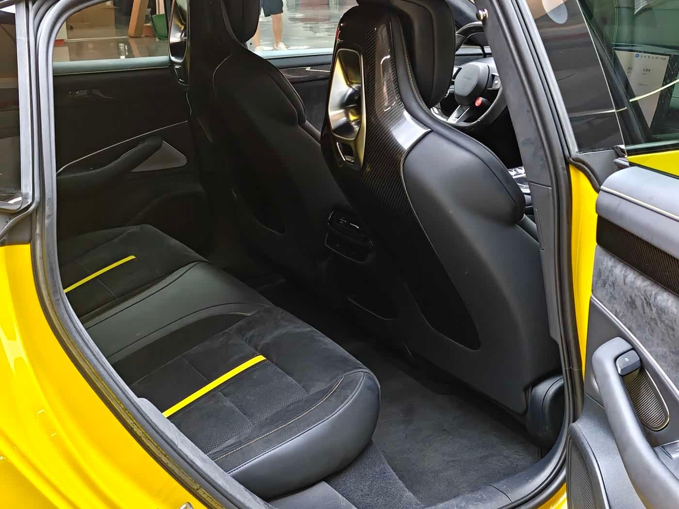 2025 Xiaomi Auto Xiaomi SU7 Ultra Yellow, 12,000 km, China export – photo 14