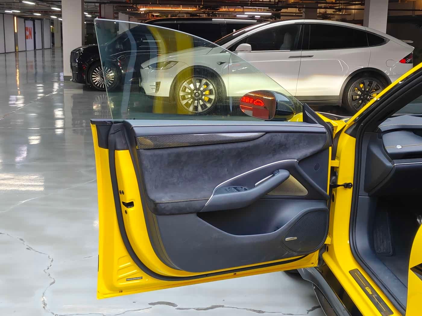 2025 Xiaomi Auto Xiaomi SU7 Ultra Yellow, 12,000 km, China export – photo 5
