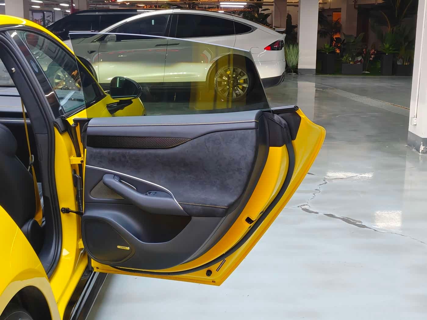 2025 Xiaomi Auto Xiaomi SU7 Ultra Yellow, 12,000 km, China export – photo 13