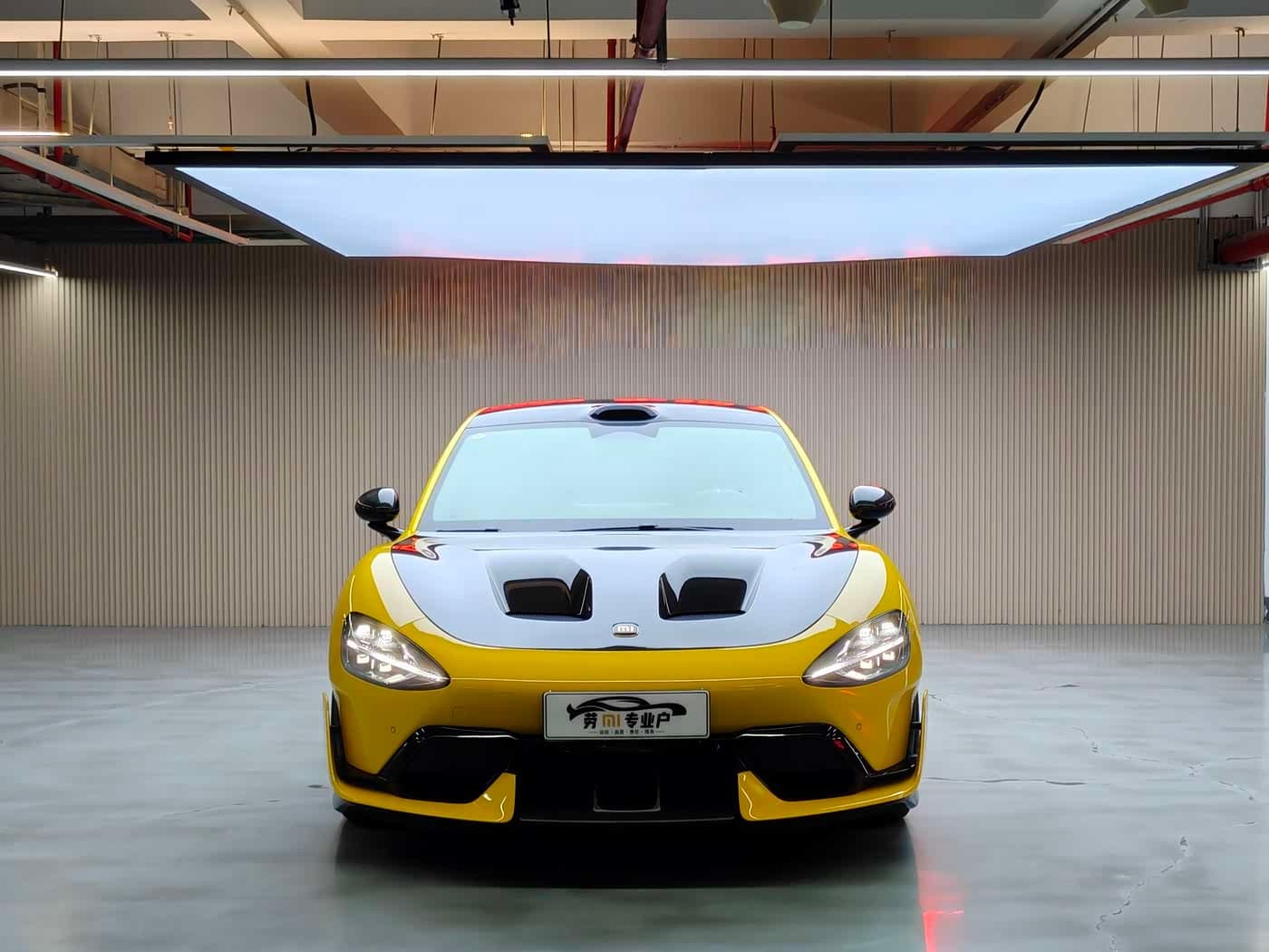 2025 Xiaomi Auto Xiaomi SU7 Ultra Yellow, 12,000 km, China export – photo 2