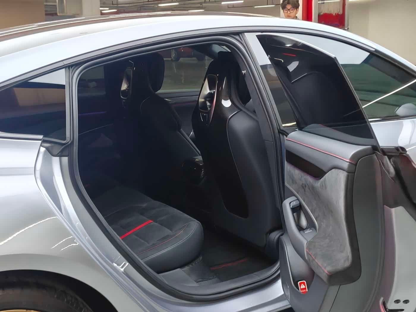 2025 Xiaomi Auto Xiaomi SU7 Ultra 银灰色, 3,900 km, China export – photo 15