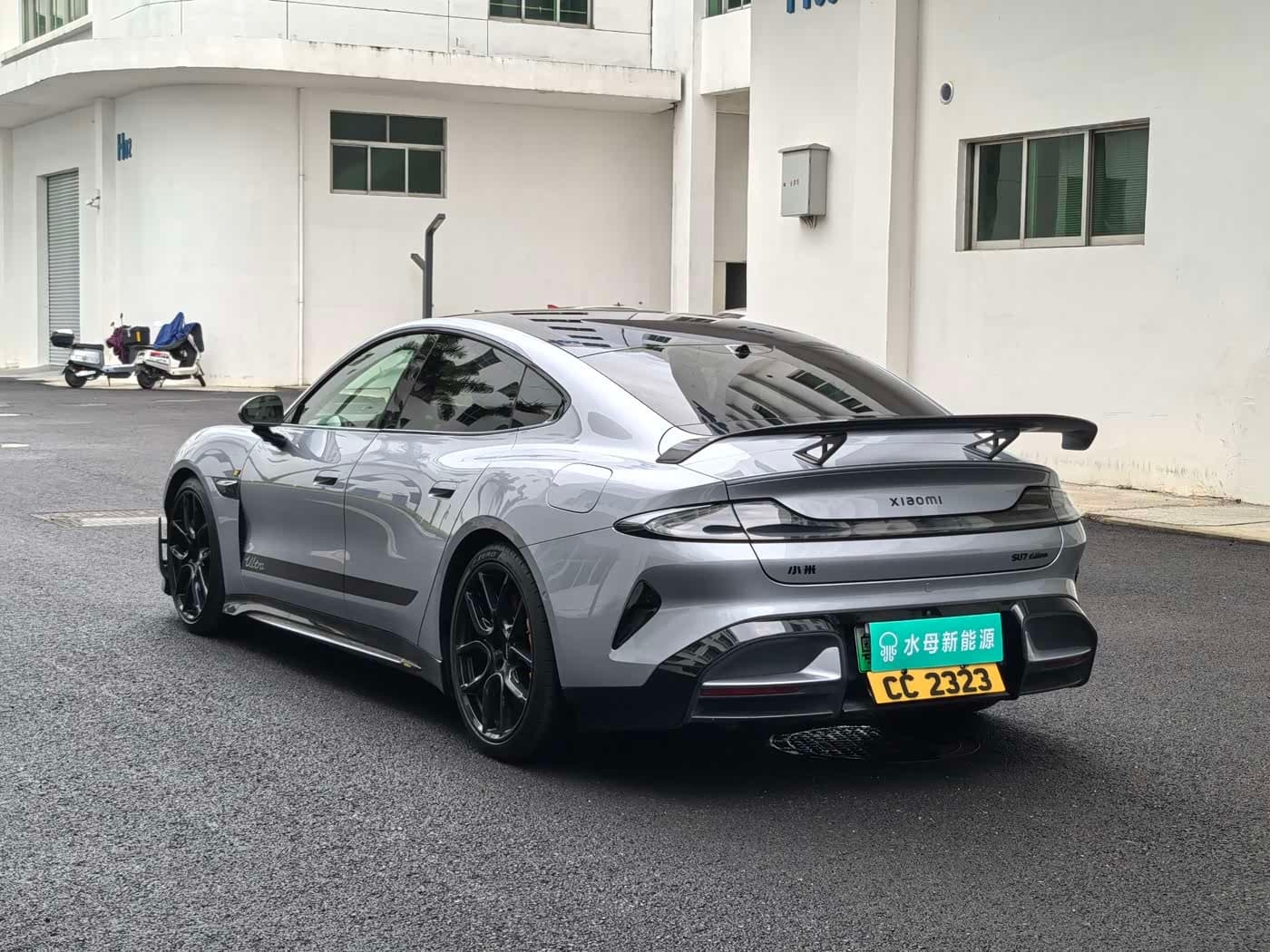 2025 Xiaomi Auto Xiaomi SU7 Ultra 银灰色, 13,000 km, China export – photo 4