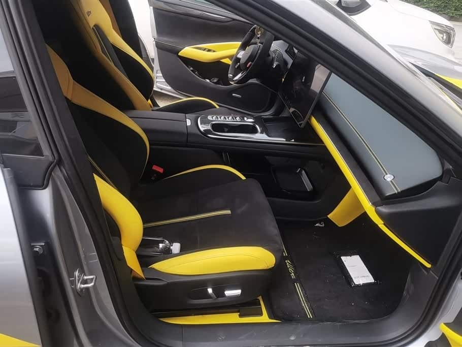 2025 Xiaomi Auto Xiaomi SU7 Ultra 银灰色, 27,400 km, China export – photo 8
