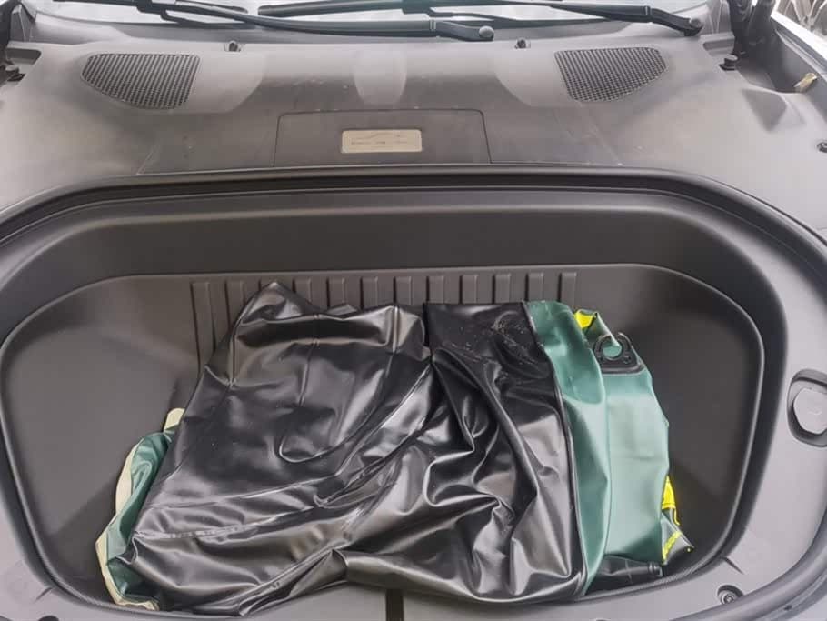 2025 Xiaomi Auto Xiaomi SU7 Ultra 银灰色, 27,400 km, China export – photo 10