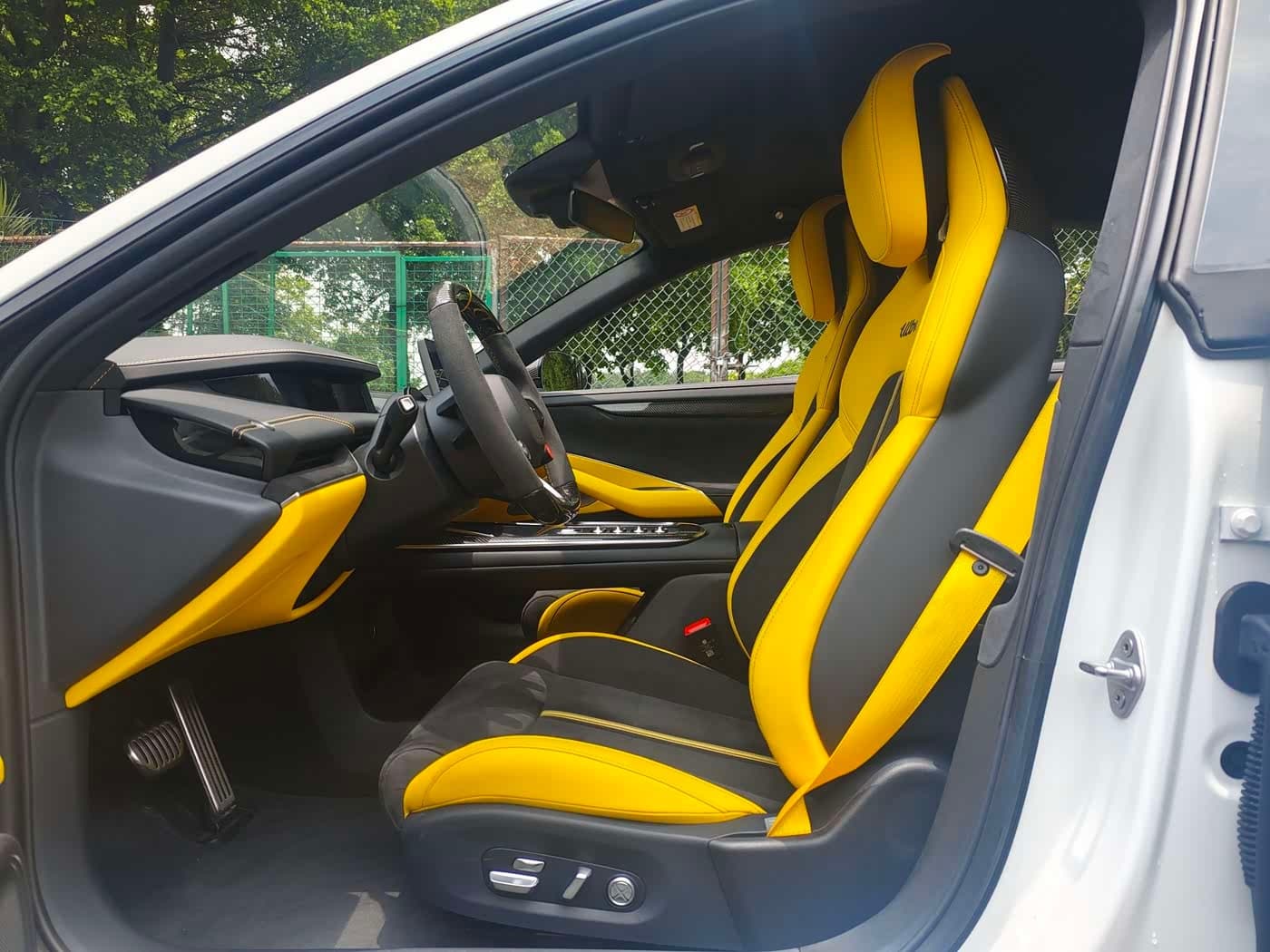 2025 Xiaomi Auto Xiaomi SU7 Ultra White, 8,000 km, China export – photo 5