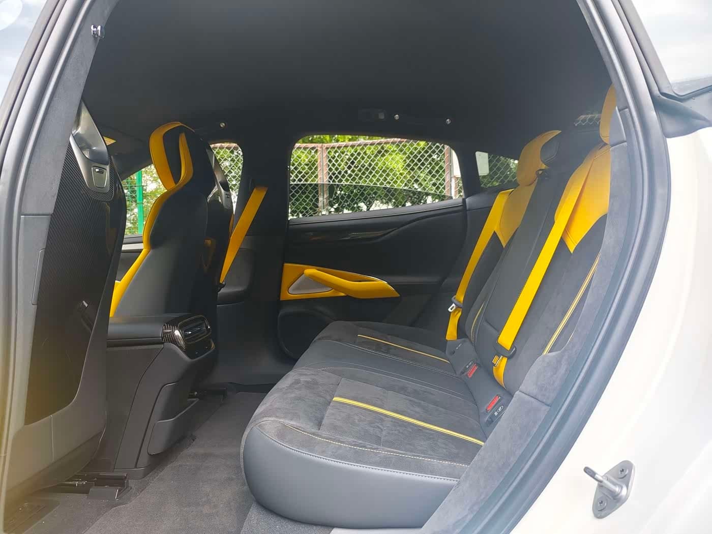 2025 Xiaomi Auto Xiaomi SU7 Ultra White, 8,000 km, China export – photo 6