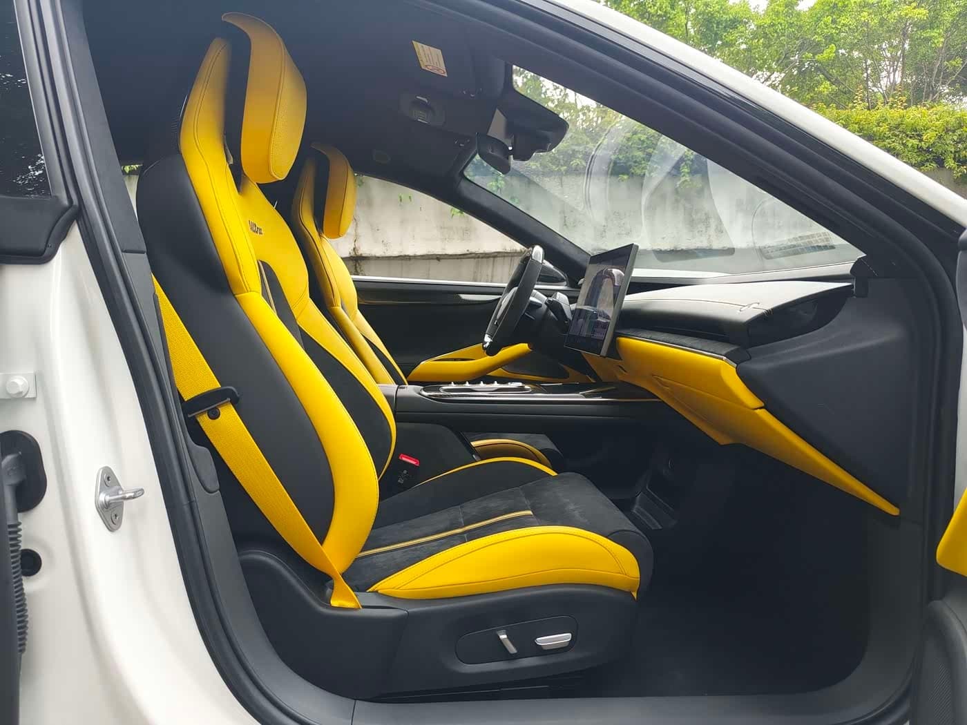 2025 Xiaomi Auto Xiaomi SU7 Ultra White, 8,000 km, China export – photo 7