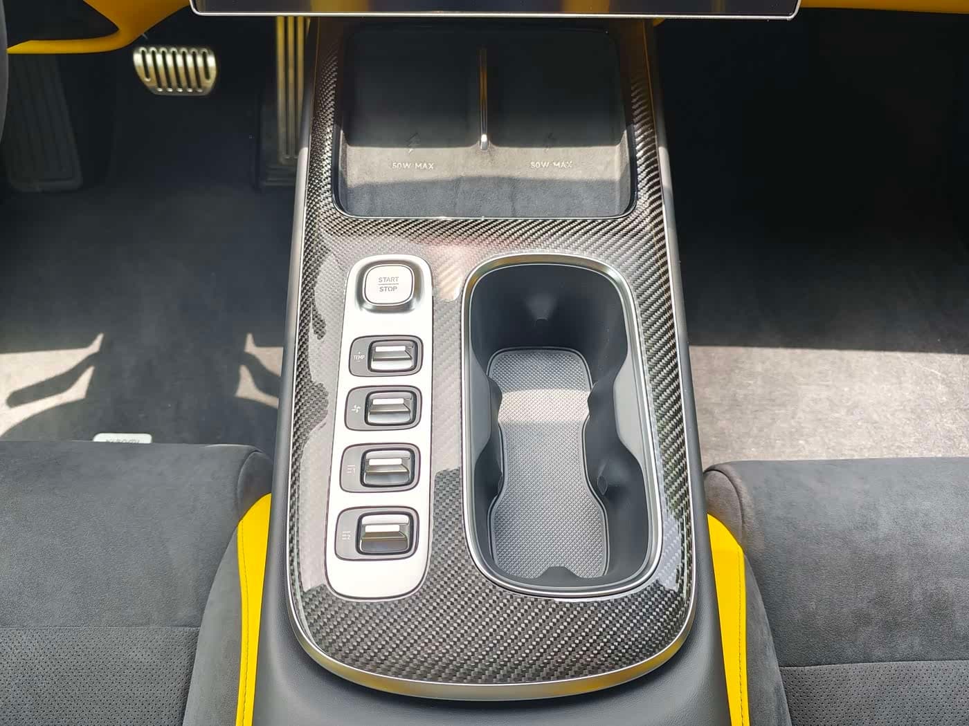 2025 Xiaomi Auto Xiaomi SU7 Ultra White, 8,000 km, China export – photo 20