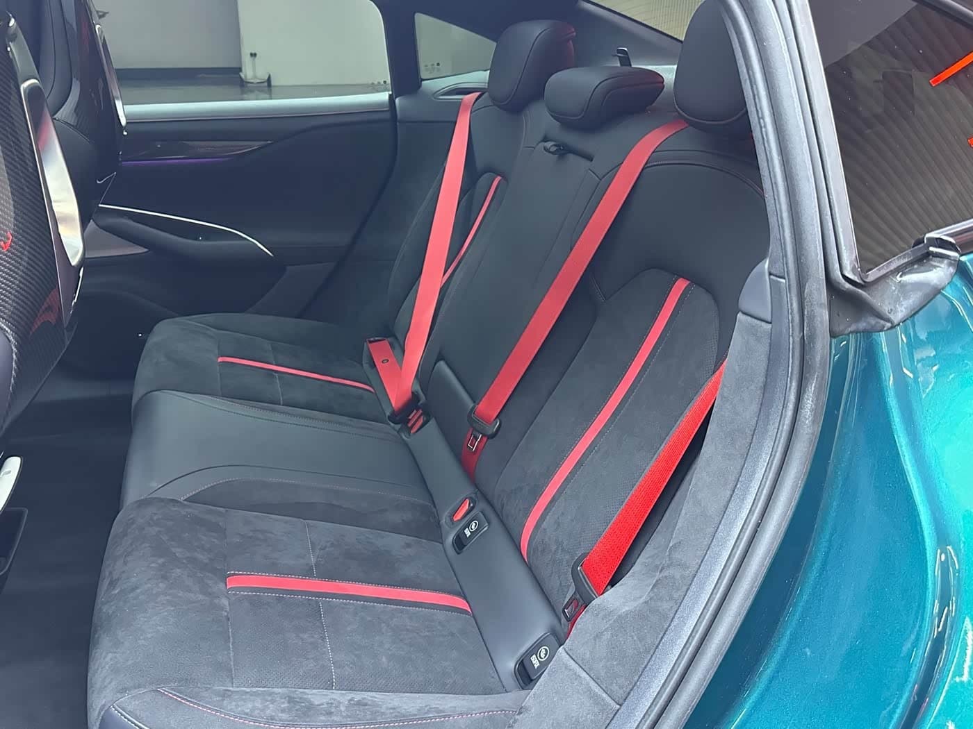 2025 Xiaomi Auto Xiaomi SU7 Ultra Green, 13,000 km, China export – photo 11