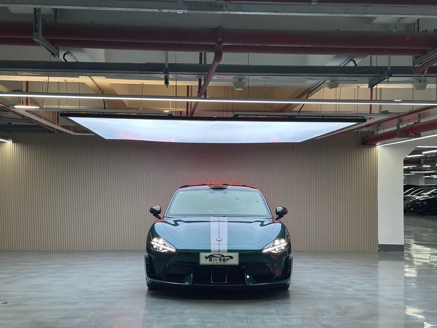 2025 Xiaomi Auto Xiaomi SU7 Ultra Green, 13,000 km, China export – photo 2