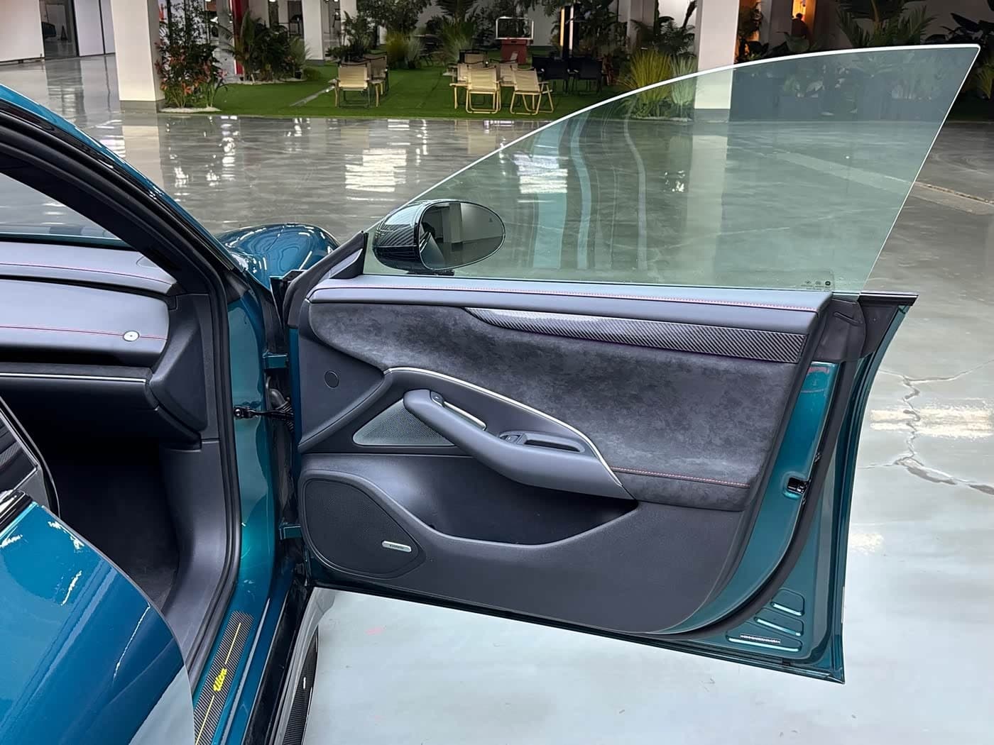 2025 Xiaomi Auto Xiaomi SU7 Ultra Green, 13,000 km, China export – photo 12
