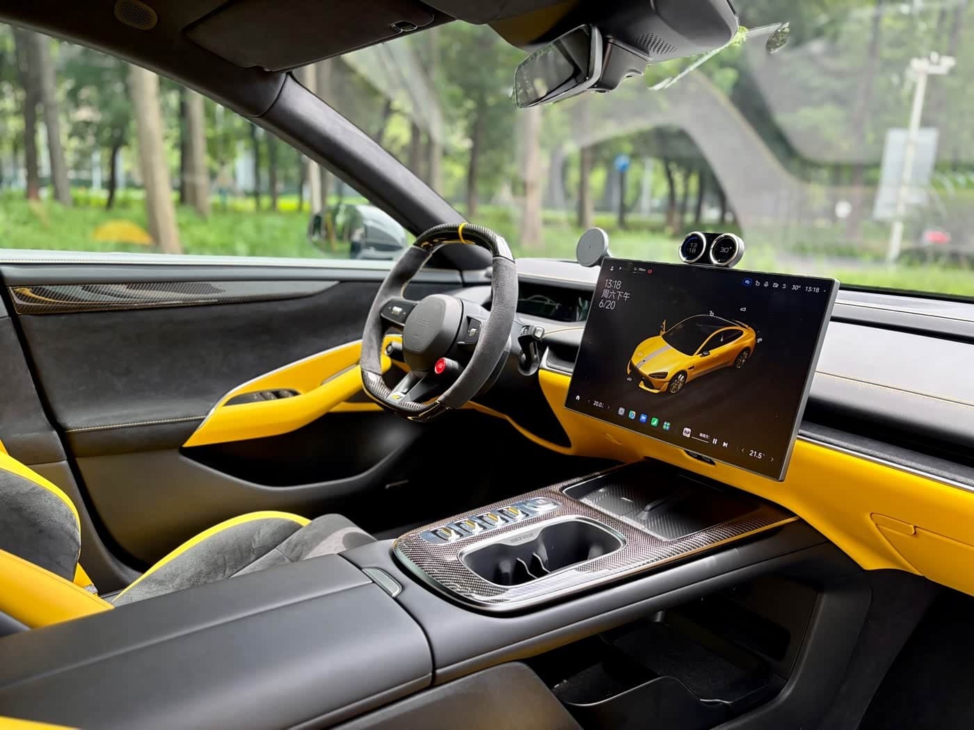2025 Xiaomi Auto Xiaomi SU7 Ultra White, 13,000 km, China export – photo 6