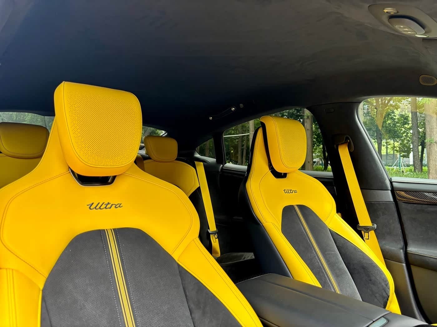 2025 Xiaomi Auto Xiaomi SU7 Ultra White, 13,000 km, China export – photo 10