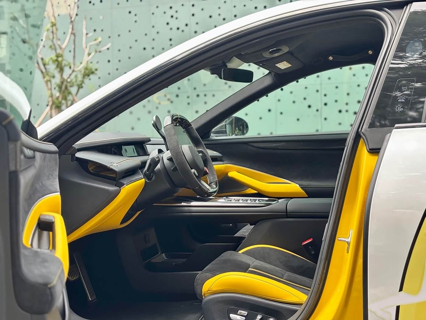 2025 Xiaomi Auto Xiaomi SU7 Ultra White, 13,000 km, China export – photo 3