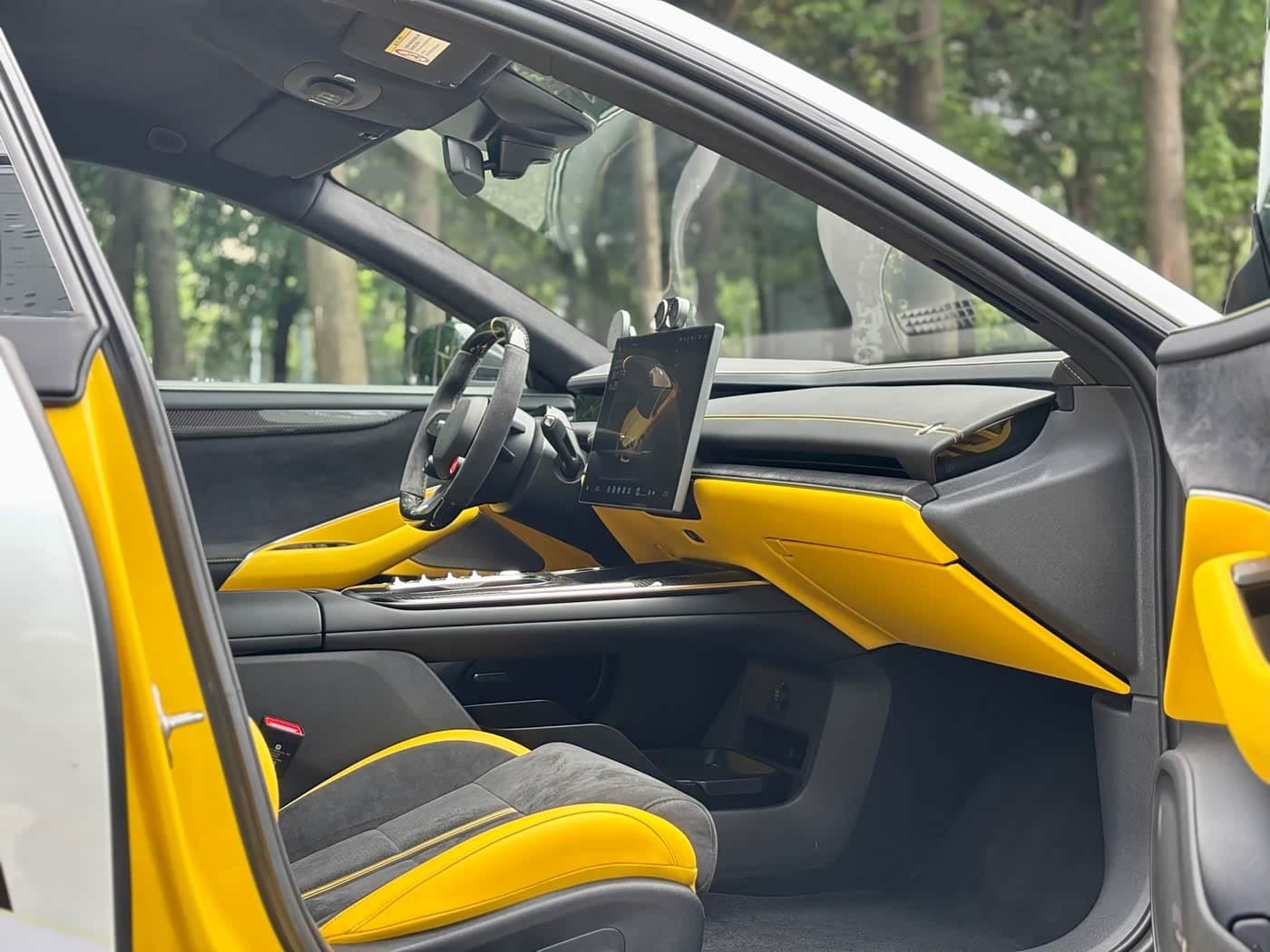 2025 Xiaomi Auto Xiaomi SU7 Ultra White, 13,000 km, China export – photo 8