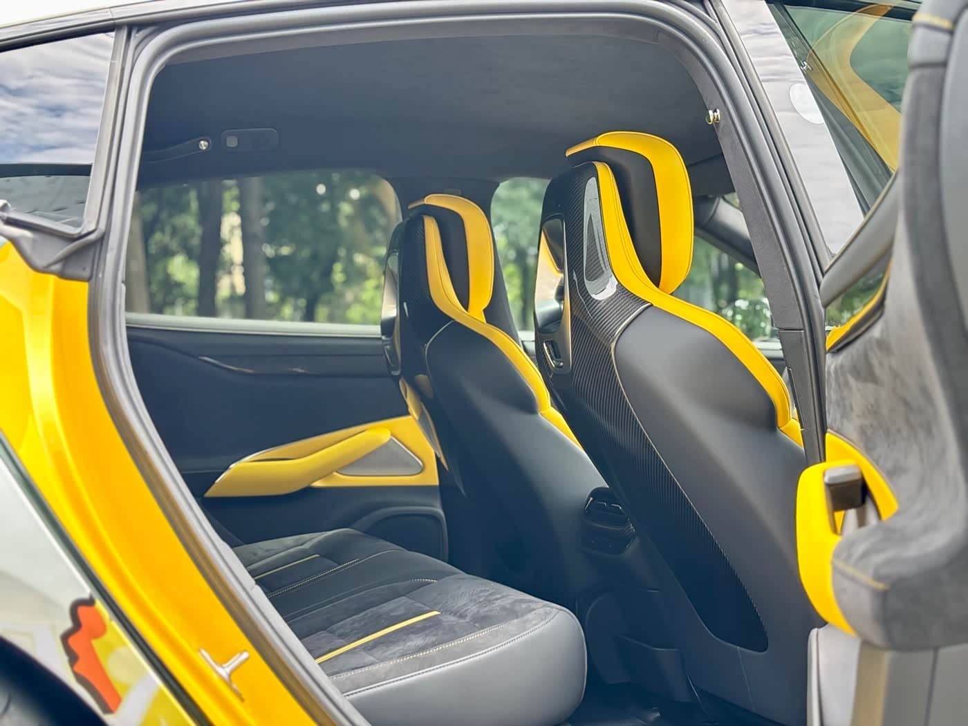 2025 Xiaomi Auto Xiaomi SU7 Ultra White, 13,000 km, China export – photo 7