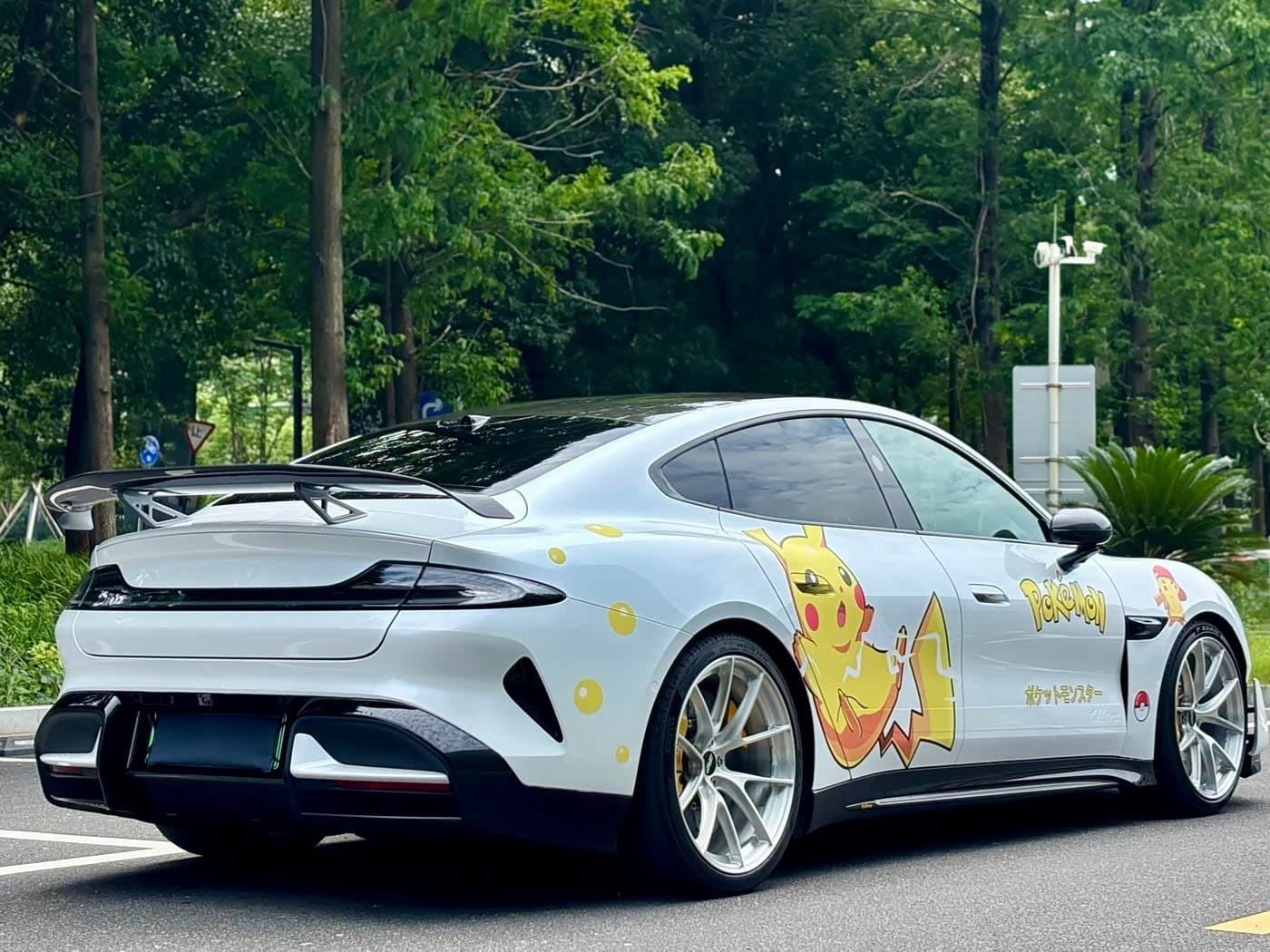 2025 Xiaomi Auto Xiaomi SU7 Ultra White, 13,000 km, China export – photo 11