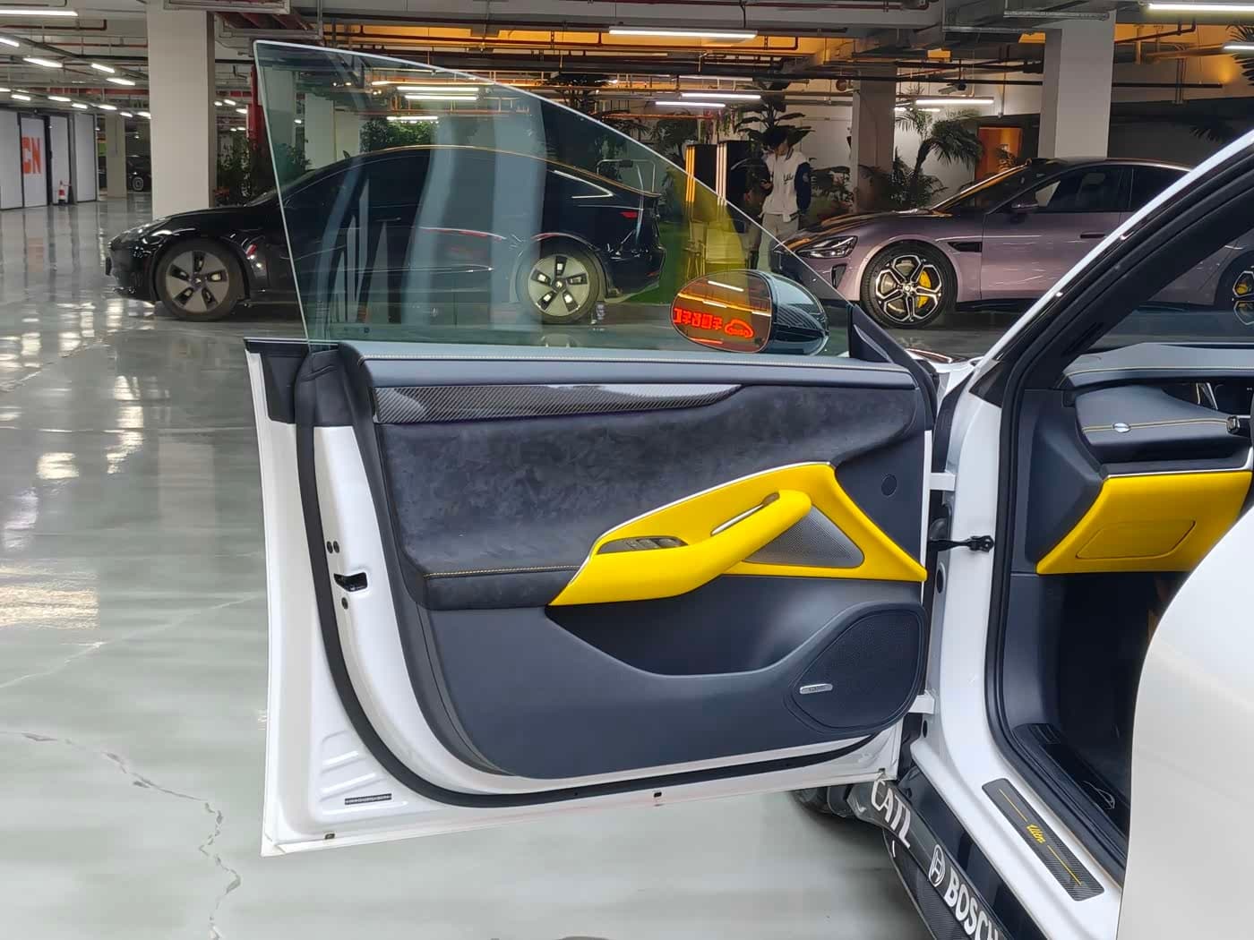 2025 Xiaomi Auto Xiaomi SU7 Ultra White, 4,000 km, China export – photo 6