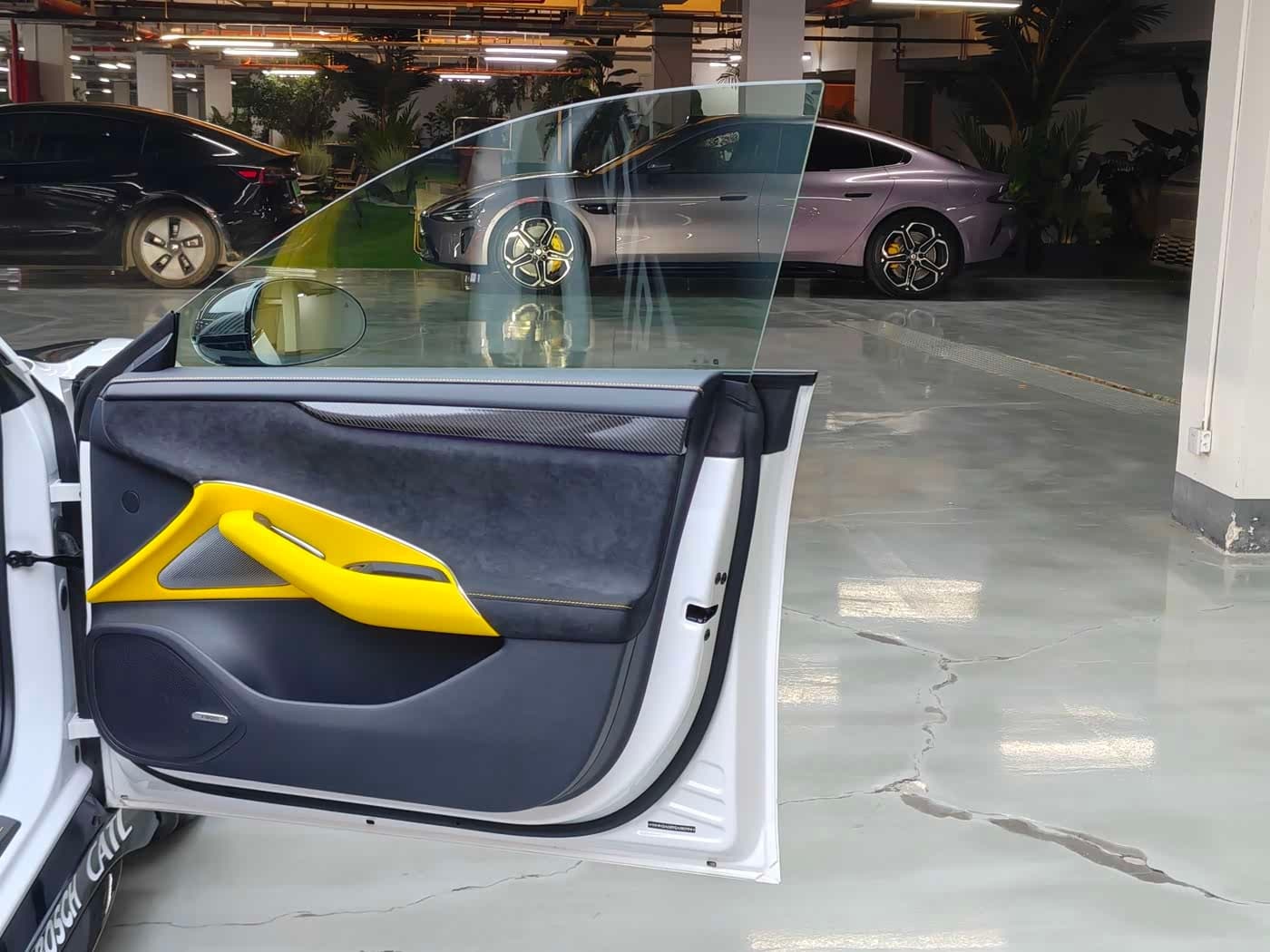 2025 Xiaomi Auto Xiaomi SU7 Ultra White, 4,000 km, China export – photo 16