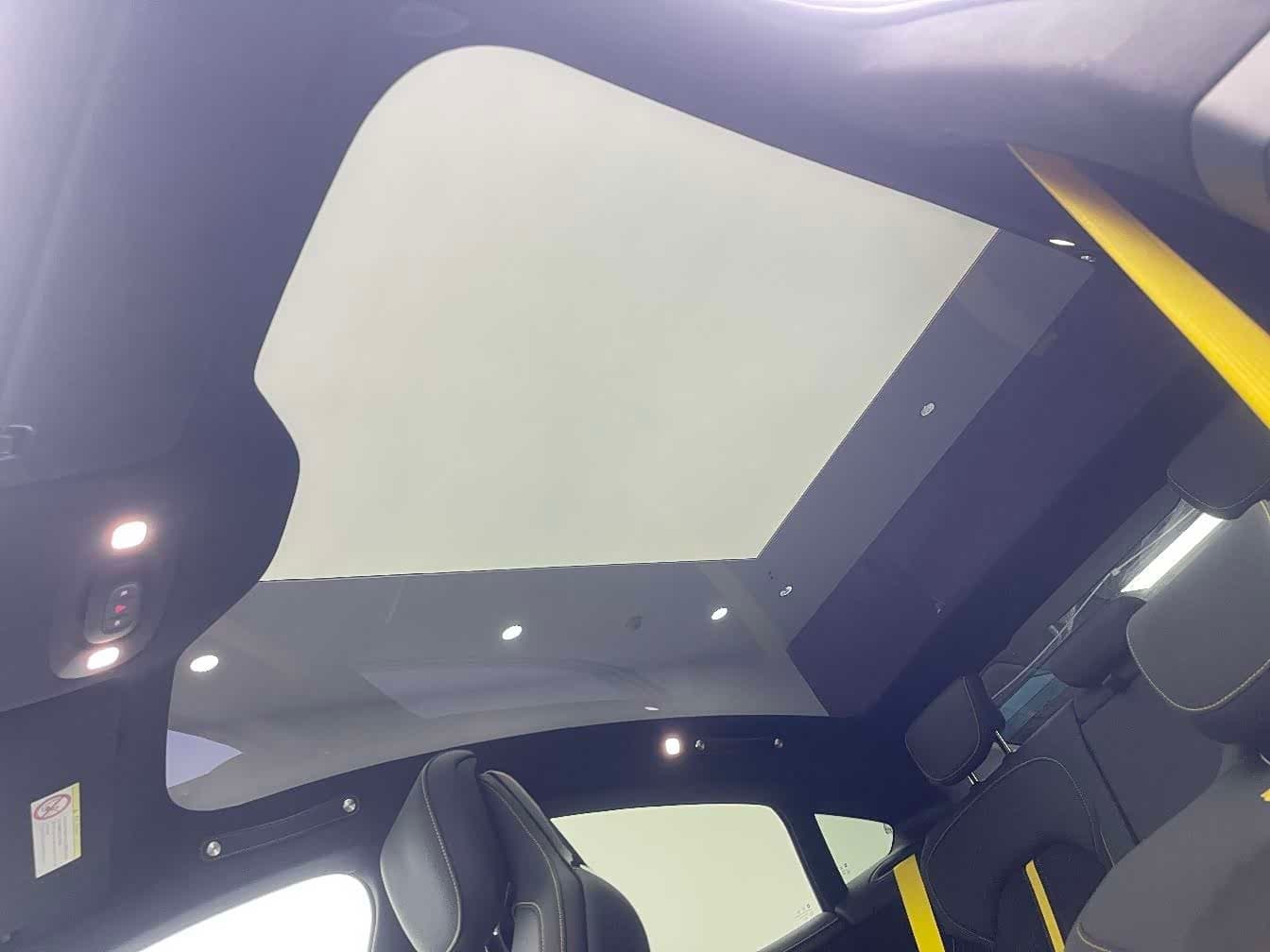 2025 Xiaomi Auto Xiaomi SU7 Ultra Black, 8,500 km, China export – photo 12