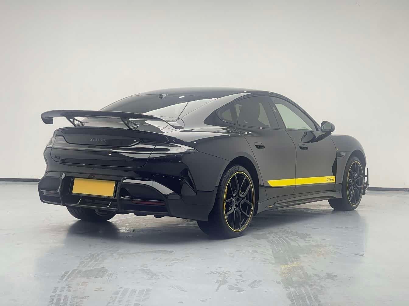 2025 Xiaomi Auto Xiaomi SU7 Ultra Black, 8,500 km, China export – photo 4