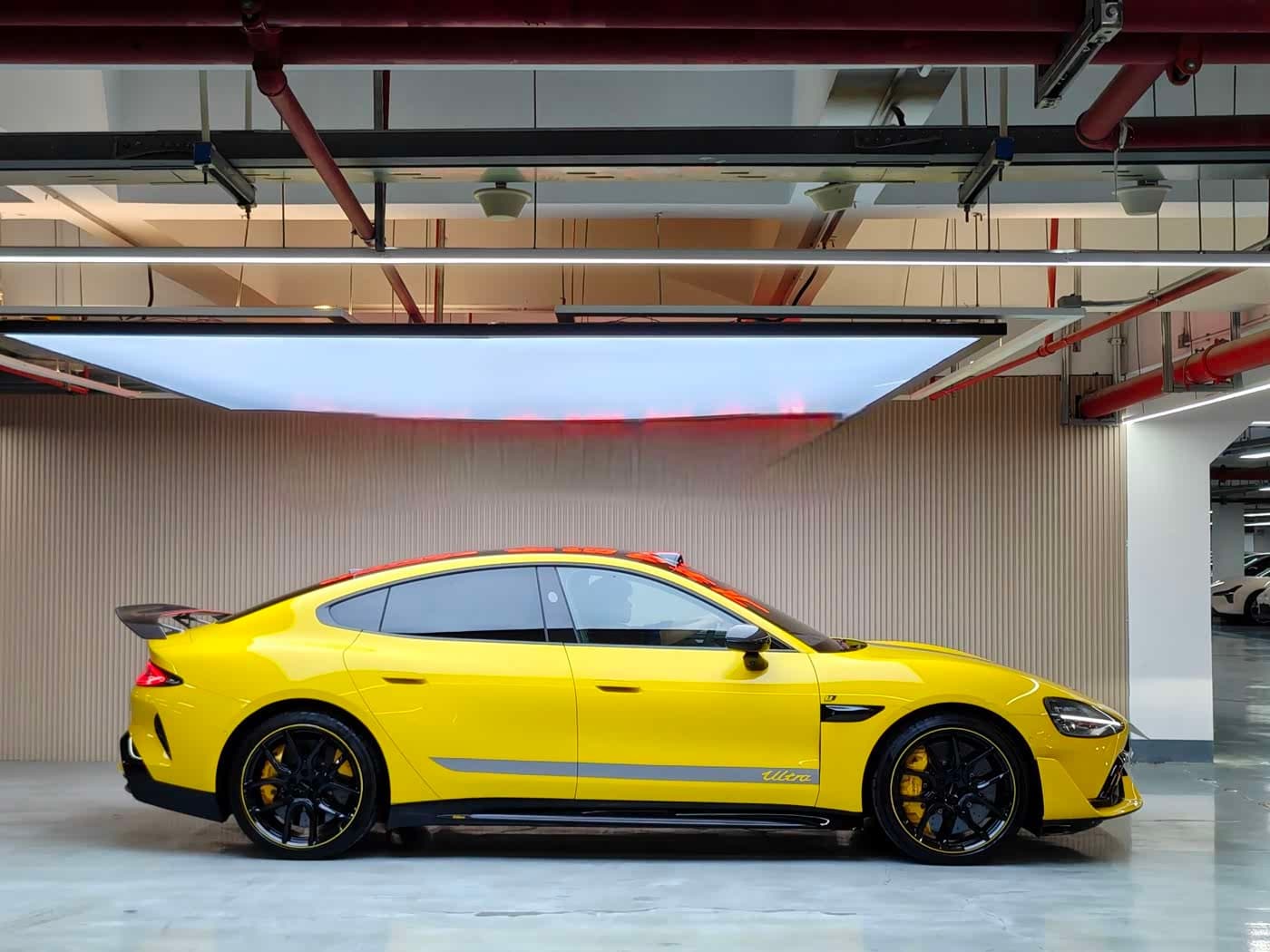 2025 Xiaomi Auto Xiaomi SU7 Ultra Yellow, 13,000 km, China export – photo 4
