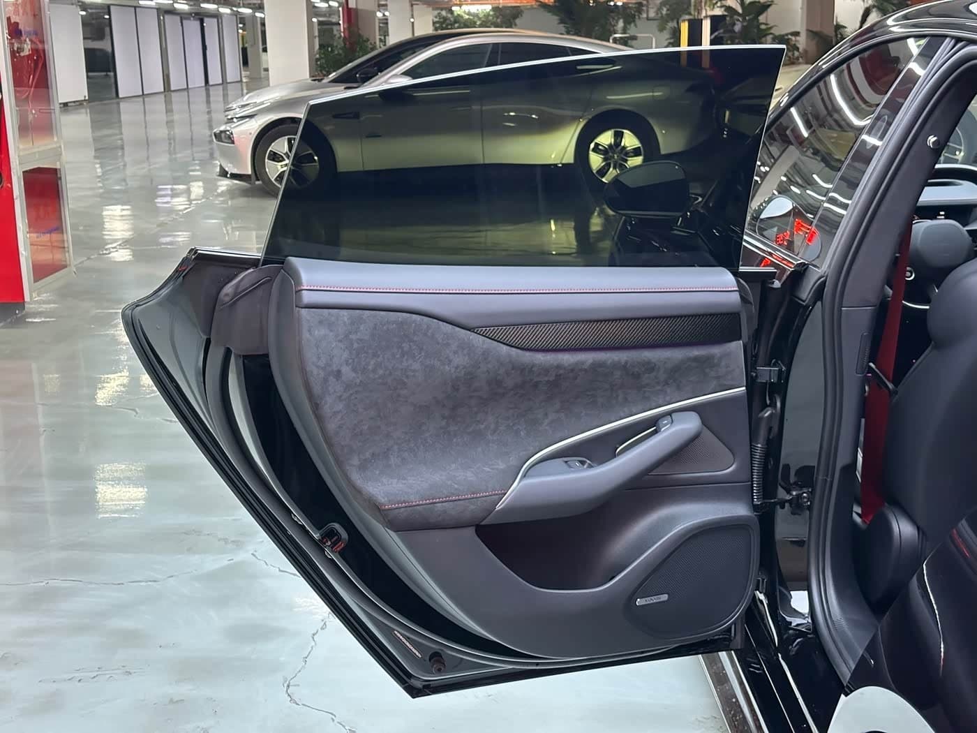 2025 Xiaomi Auto Xiaomi SU7 Ultra Black, 3,000 km, China export – photo 9