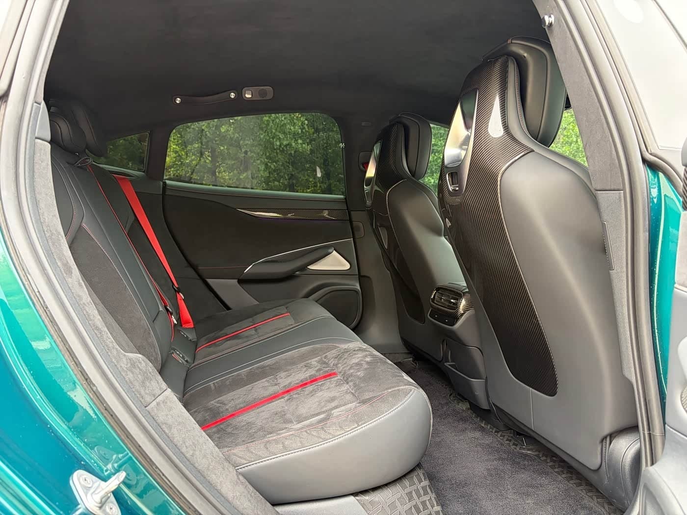 2025 Xiaomi Auto Xiaomi SU7 Ultra Green, 16,000 km, China export – photo 19