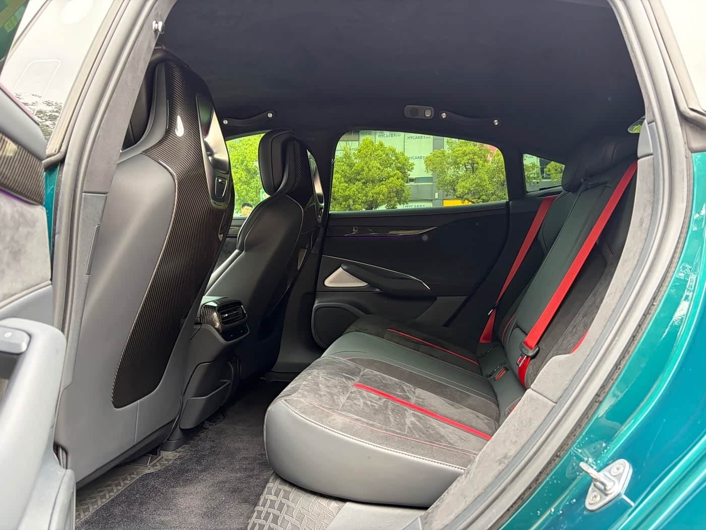 2025 Xiaomi Auto Xiaomi SU7 Ultra Green, 16,000 km, China export – photo 17