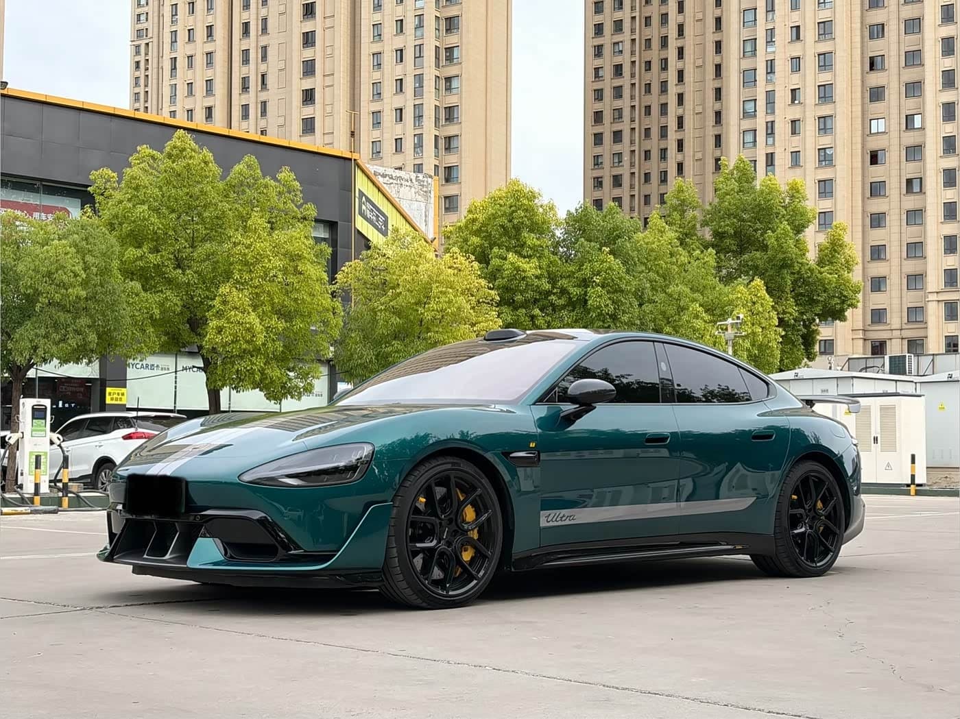 2025 Xiaomi Auto Xiaomi SU7 Ultra Green, 16,000 km, China export – photo 4