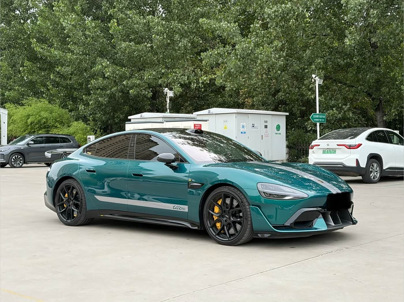 2025 Xiaomi Auto Xiaomi SU7 Ultra Green, 16,000 km, China export – photo 6