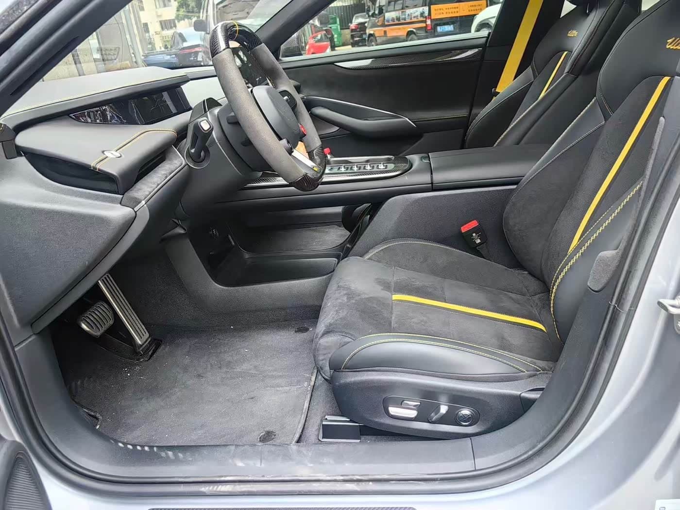 2025 Xiaomi Auto Xiaomi SU7 Ultra 银灰色, 10,200 km, China export – photo 3