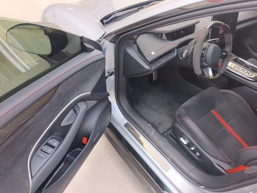2025 Xiaomi Auto Xiaomi SU7 Ultra 银灰色, 15,000 km, China export – photo 16