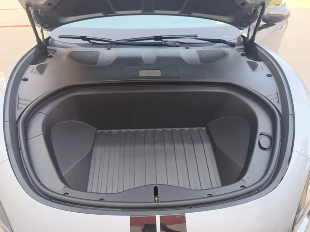 2025 Xiaomi Auto Xiaomi SU7 Ultra 银灰色, 15,000 km, China export – photo 20