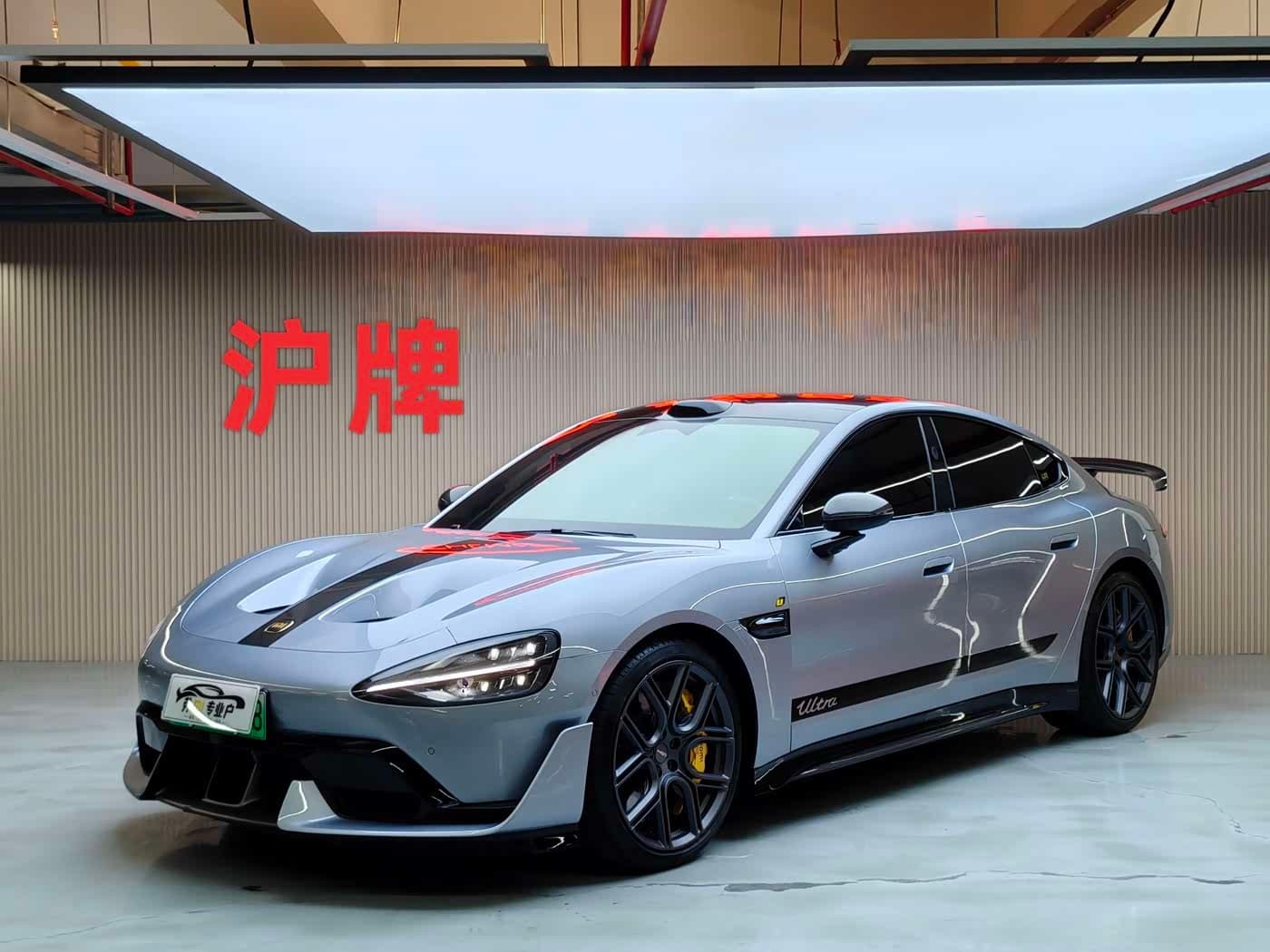 2025 Xiaomi Auto Xiaomi SU7 Ultra 银灰色, 15,000 km, China export – photo 1