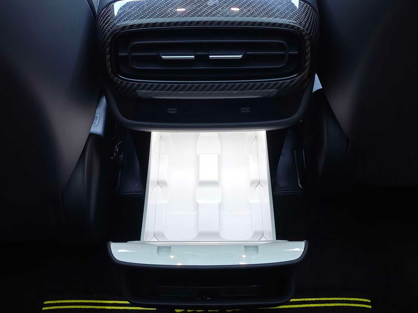 2025 Xiaomi Auto Xiaomi SU7 Ultra 银灰色, 15,000 km, China export – photo 11