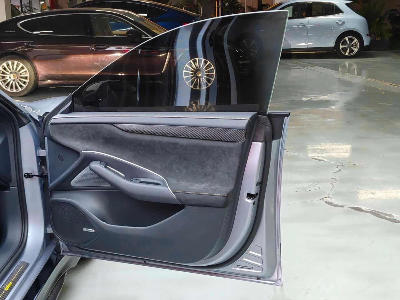 2025 Xiaomi Auto Xiaomi SU7 Ultra 银灰色, 15,000 km, China export – photo 17
