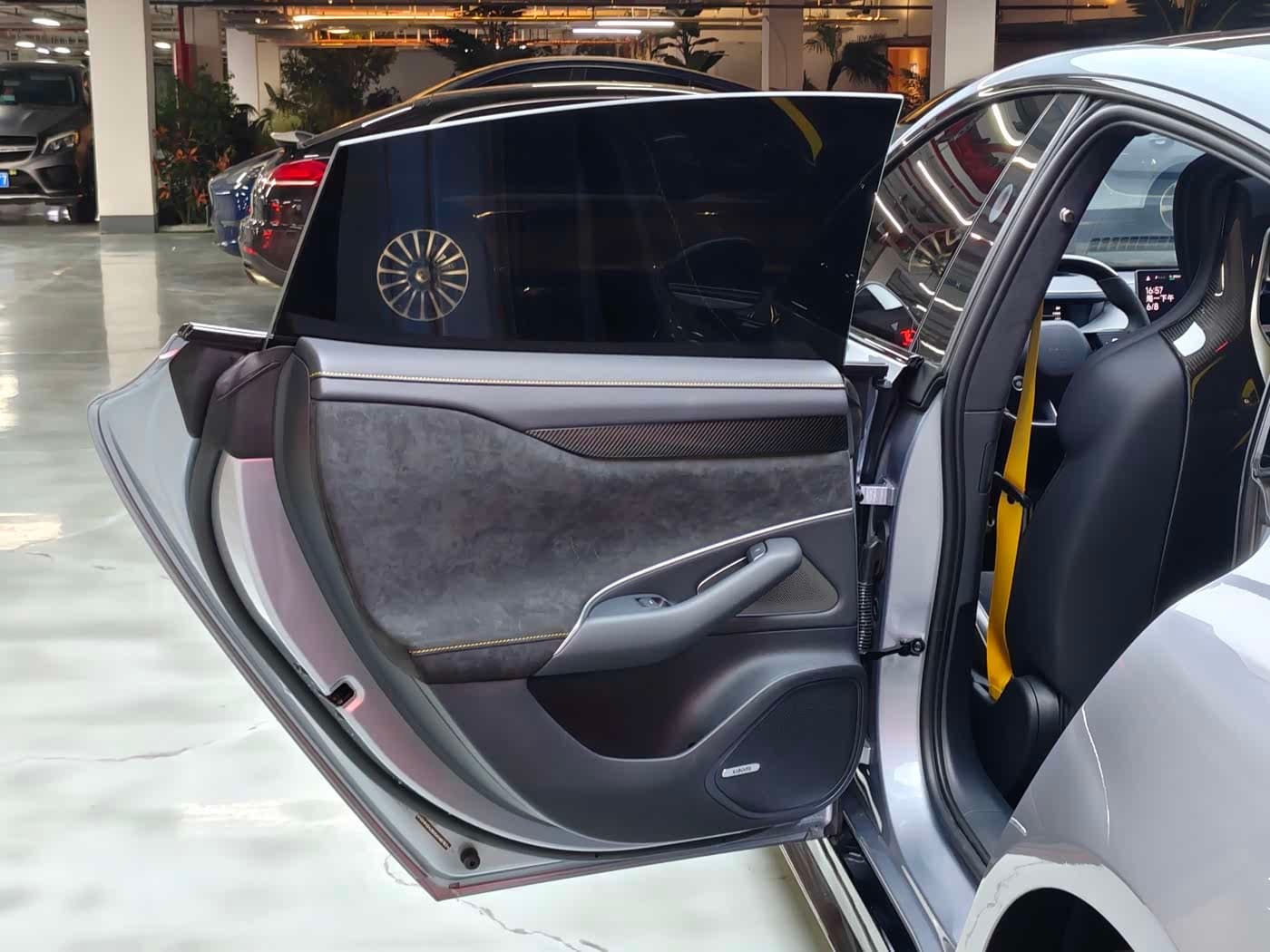 2025 Xiaomi Auto Xiaomi SU7 Ultra 银灰色, 15,000 km, China export – photo 9