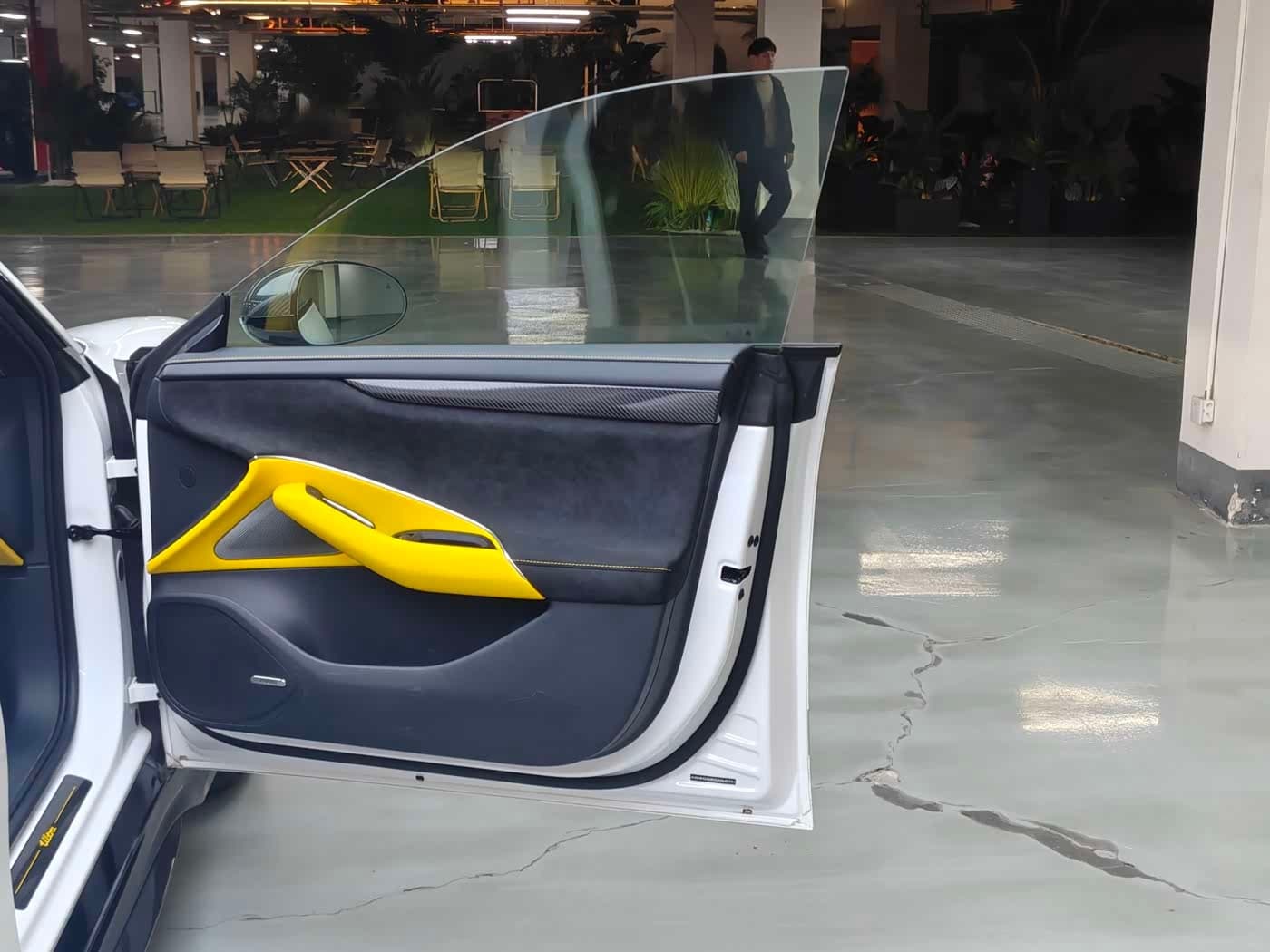 2025 Xiaomi Auto Xiaomi SU7 Ultra White, 22,000 km, China export – photo 16