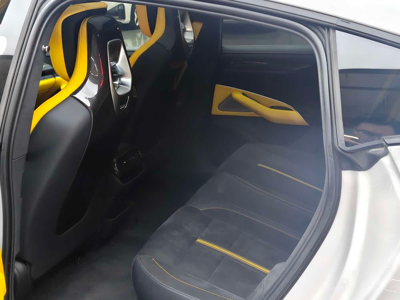 2025 Xiaomi Auto Xiaomi SU7 Ultra White, 22,000 km, China export – photo 9