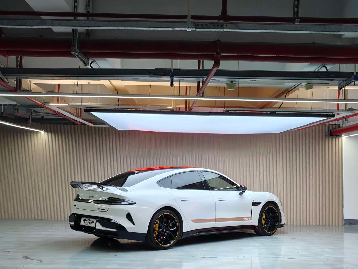 2025 Xiaomi Auto Xiaomi SU7 Ultra White, 22,000 km, China export – photo 18