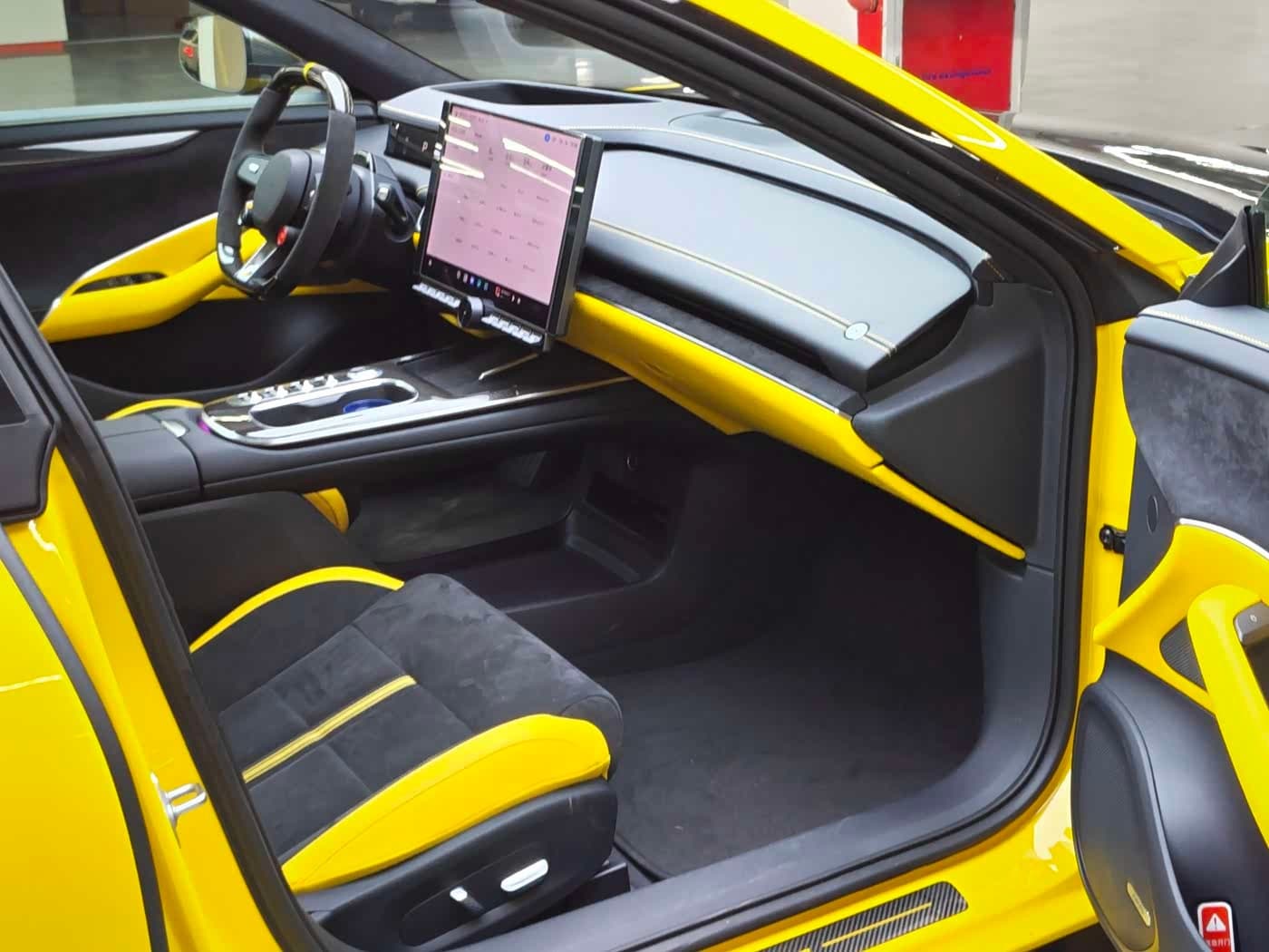 2025 Xiaomi Auto Xiaomi SU7 Ultra Yellow, 8,000 km, China export – photo 16